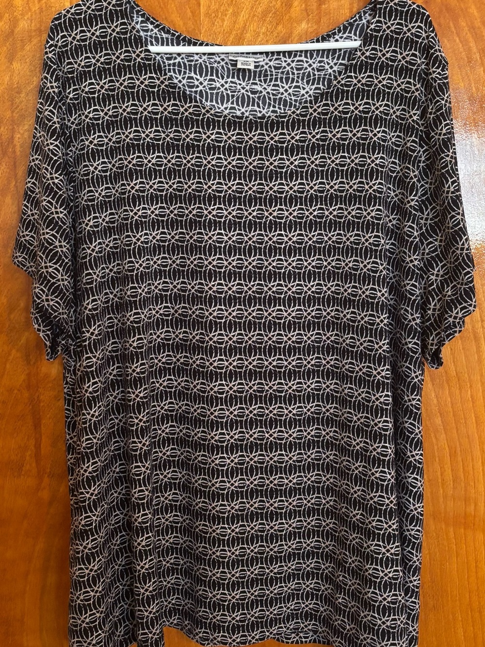 Croft & Barrow 3X
Black & White Geometric Scoop Neck Top